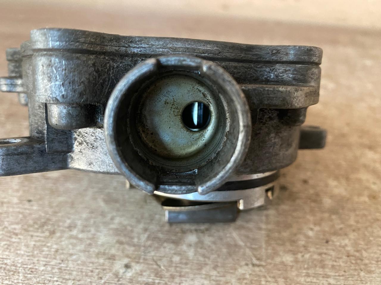 Audi A6 [C6,4F] Насос вакуумный AUDI A6 [C6,4F] (2005-2011) (2.4 V6 BDW) A4 [B7] 2005-2007 (06E145100D)