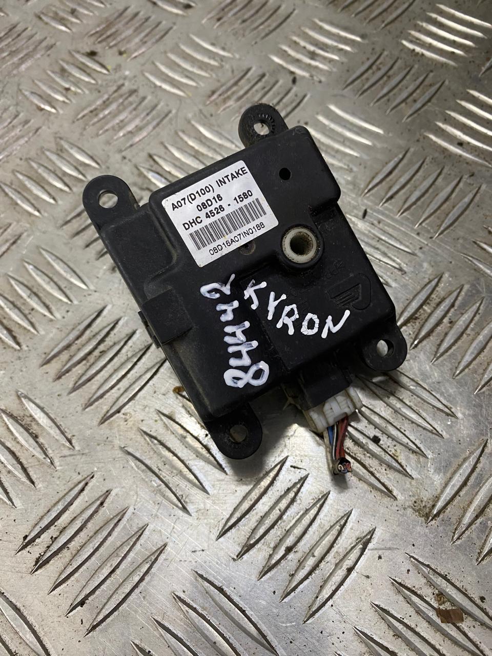 Ssang Yong Kyron Моторчик заслонки отопителя Kyron 2005-2015 (6811109121)