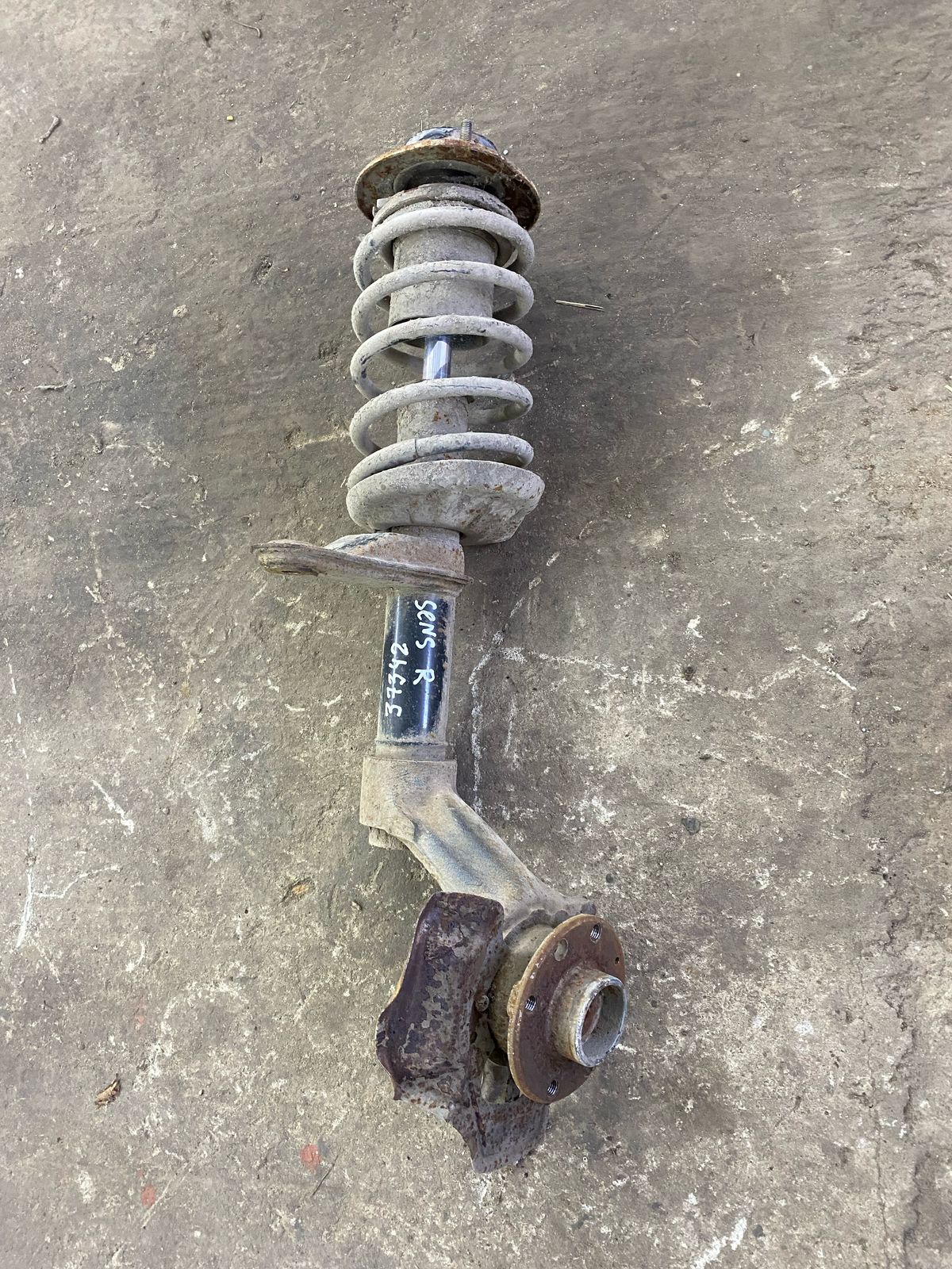 Поворотный кулак Chevrolet Lanos правый без ABS  96219509