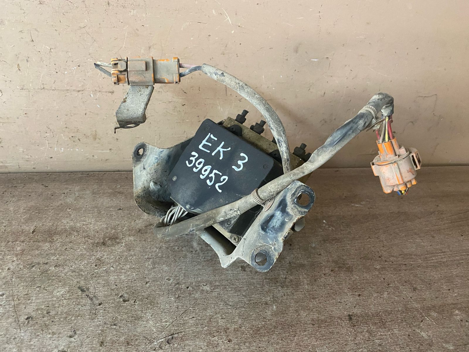 Блок ABS (насос) HONDA CIVIC (EJ, EK SED+3HB) (1995-2001)  051192111 57110S04J21