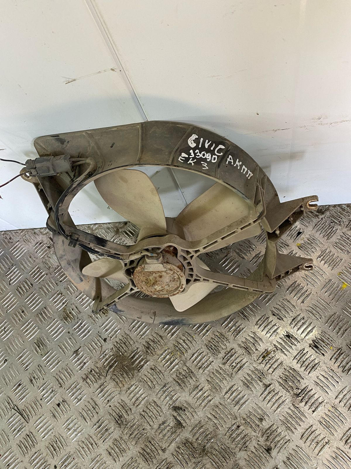 Вентилятор охлаждения радиатора Honda Civic (EJ, EK Sed+3HB) 1995-2001 19015P08013