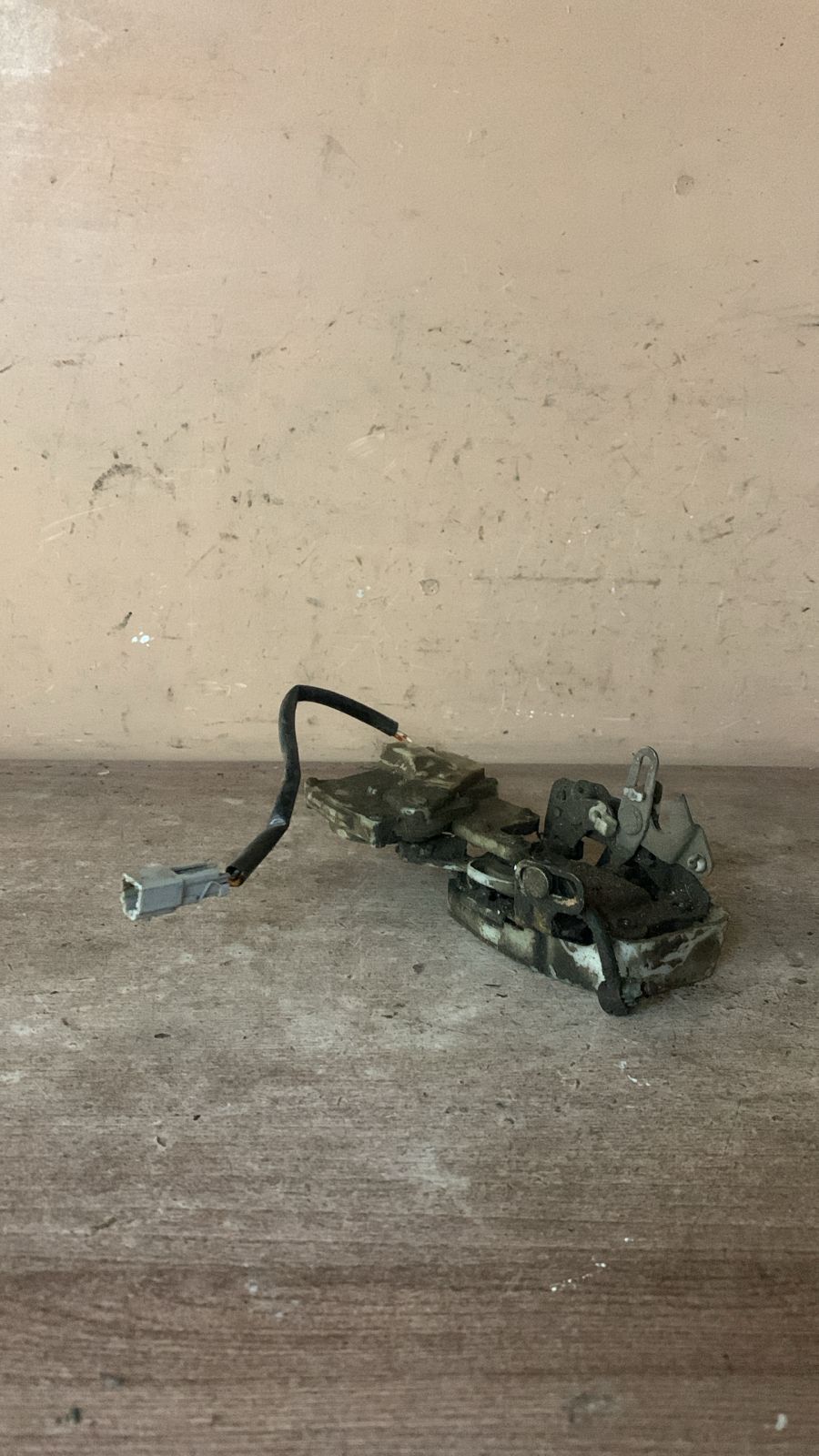Замок двери задней левой Honda Civic, EJ, EK, 2 контакта [72650S04004]