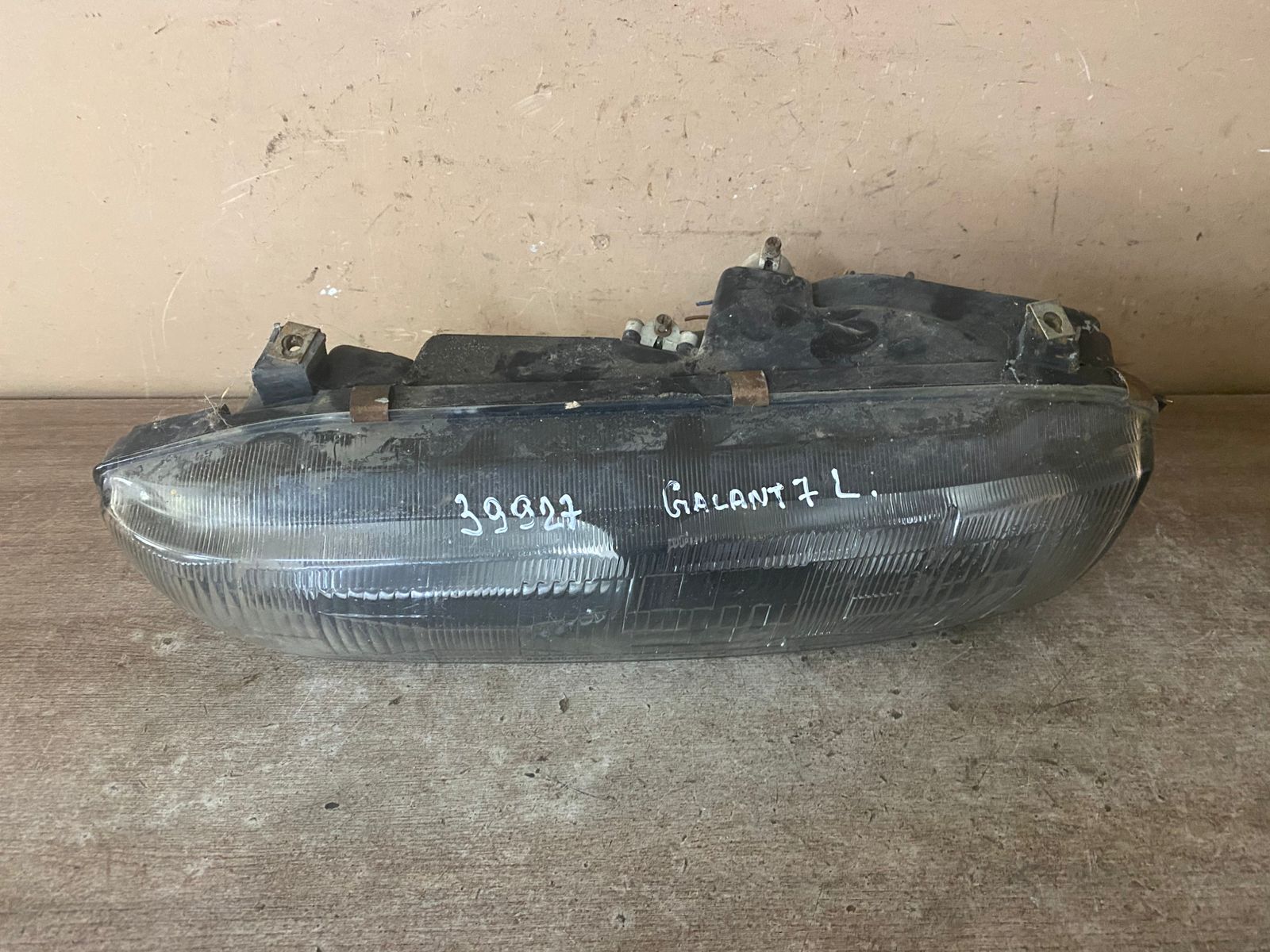 Mitsubishi Galant (E5) 1993-1997 Фара левая Mitsubishi Galant E5 1993-1997 MR124257  аналог Depo