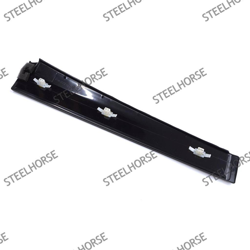 Ford Fiesta 2001-2007 Накладка двери правой Ford Fiesta (3двери) 2001-2007 1473662; 2S51B20898AG  CH-9621