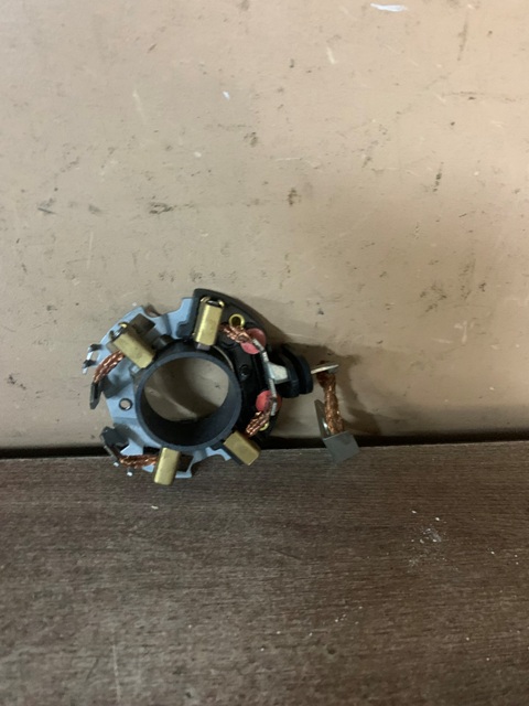 Узел щеточный стартера A-4/A-6/VW PASSAT 96- 136557 TOYOTA AVENSIS /CARINA E  Cargo  SHB6557 KRAUF   SHB8557MG132808MTT3640986018701SHB6557KSJAPMTT364J5212118