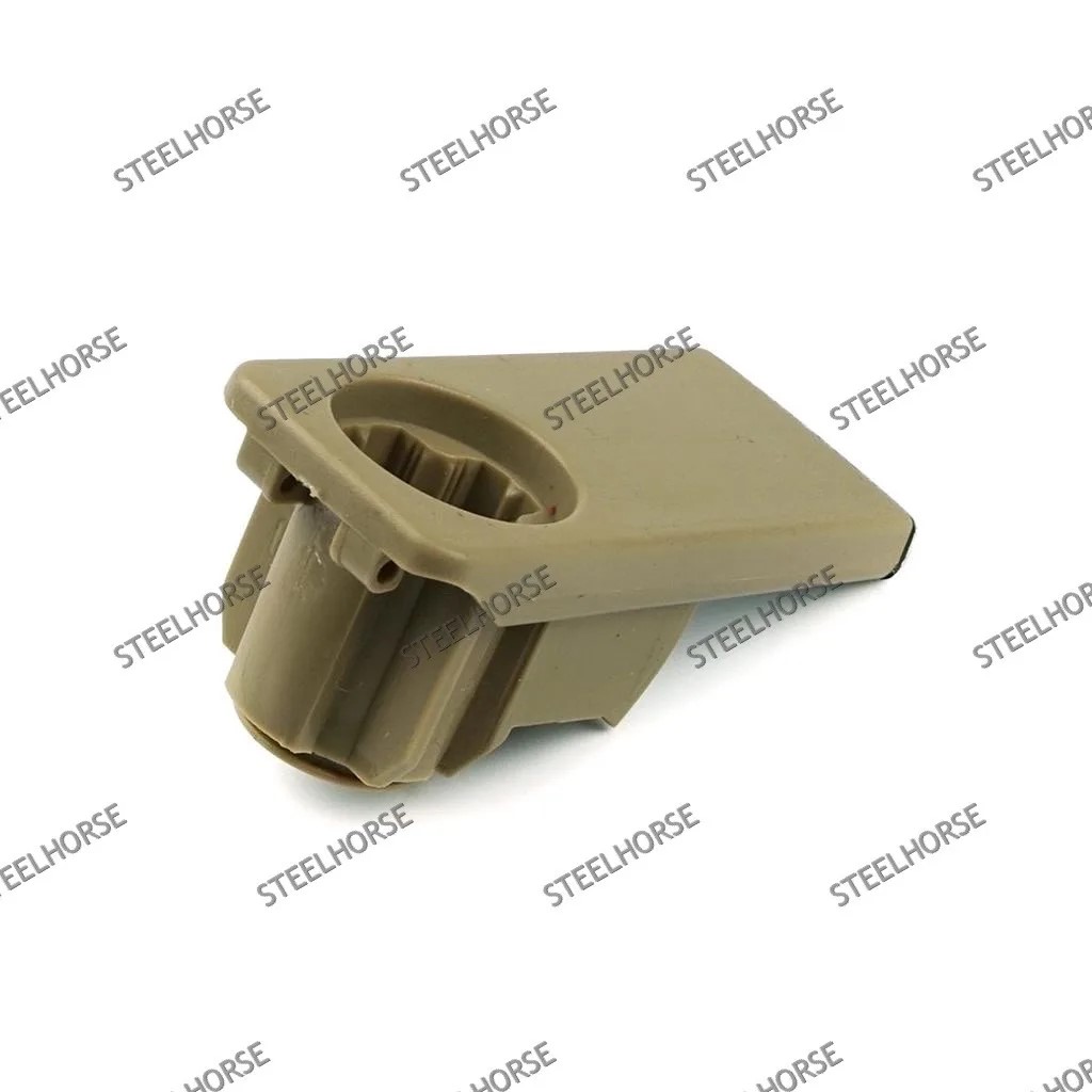 Ручка бардачка Mercedes W204; W212 (бежевая) A20468000988P03; A20468009988P03; A2046800098; A2046800998 MH-9321
