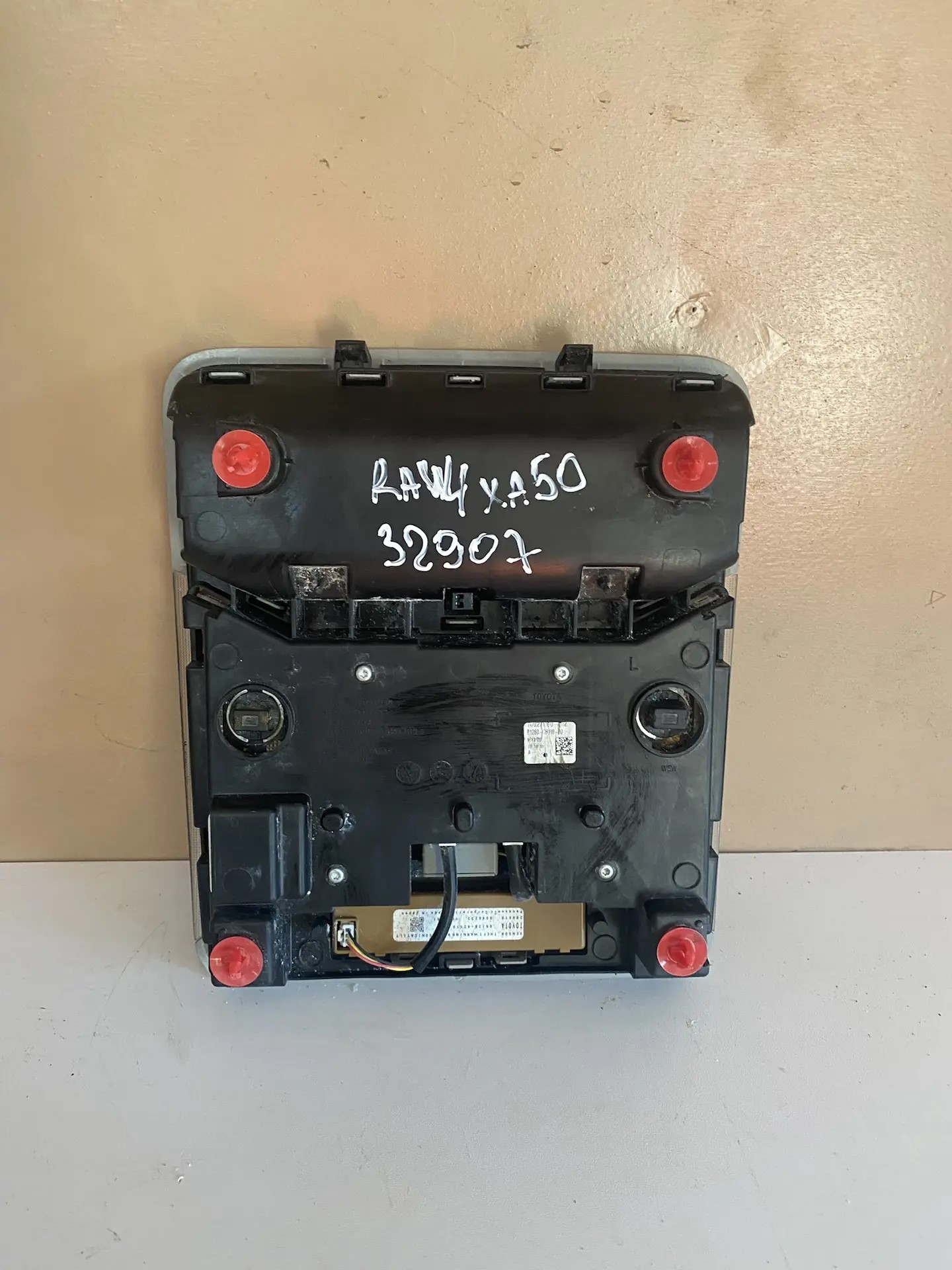 Плафон салона с очечником Toyota Rav 4 XA50 2019-2025 812600R180 812600R180B0