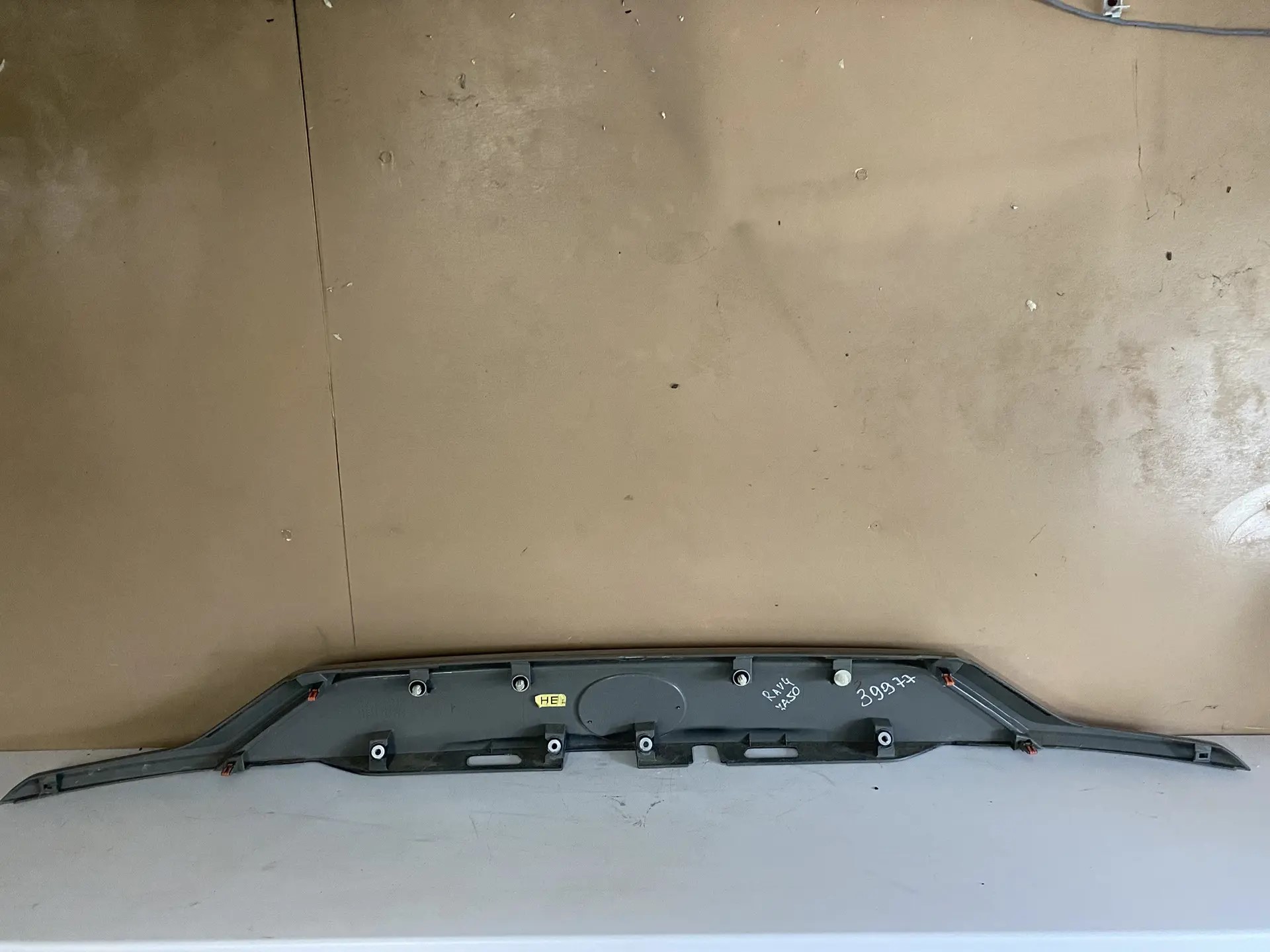 Toyota RAV-4 2019- Накладка крышки багажника Toyota Rav 4 XA50 2019- 7680142908
