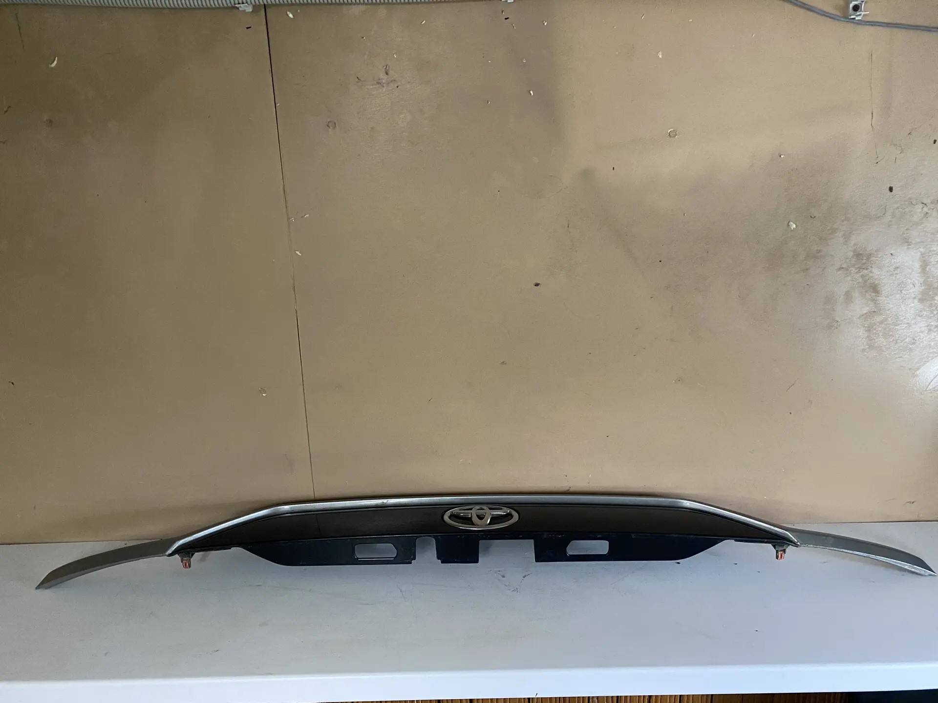 Toyota RAV-4 2019- Накладка крышки багажника Toyota Rav 4 XA50 2019- 7680142908