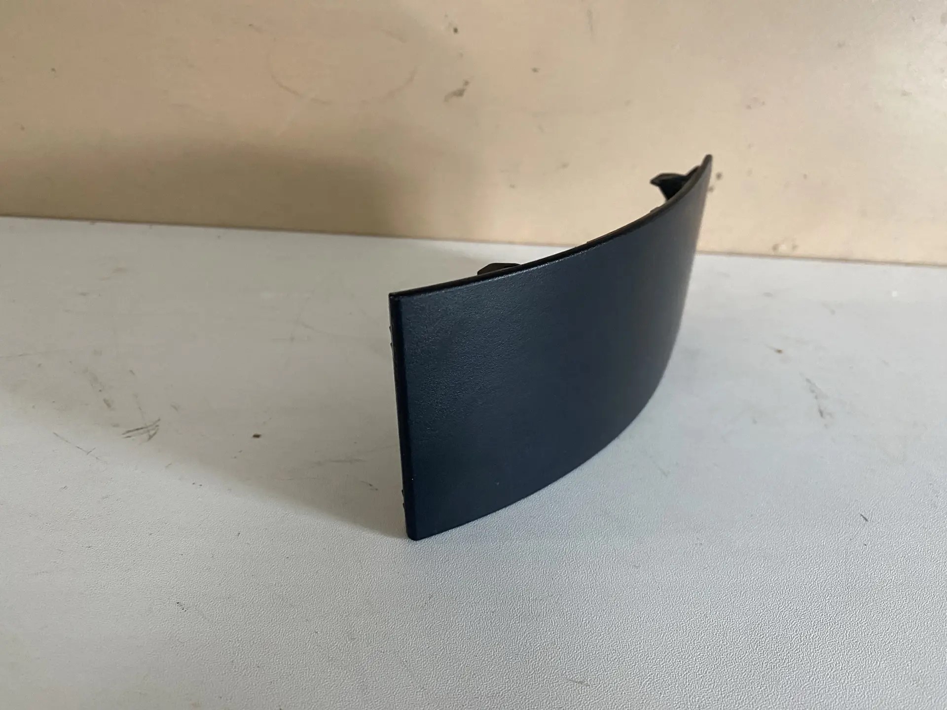 Накладка левого фонаря Toyota Rav 4 XA50 2019- 8149842010
