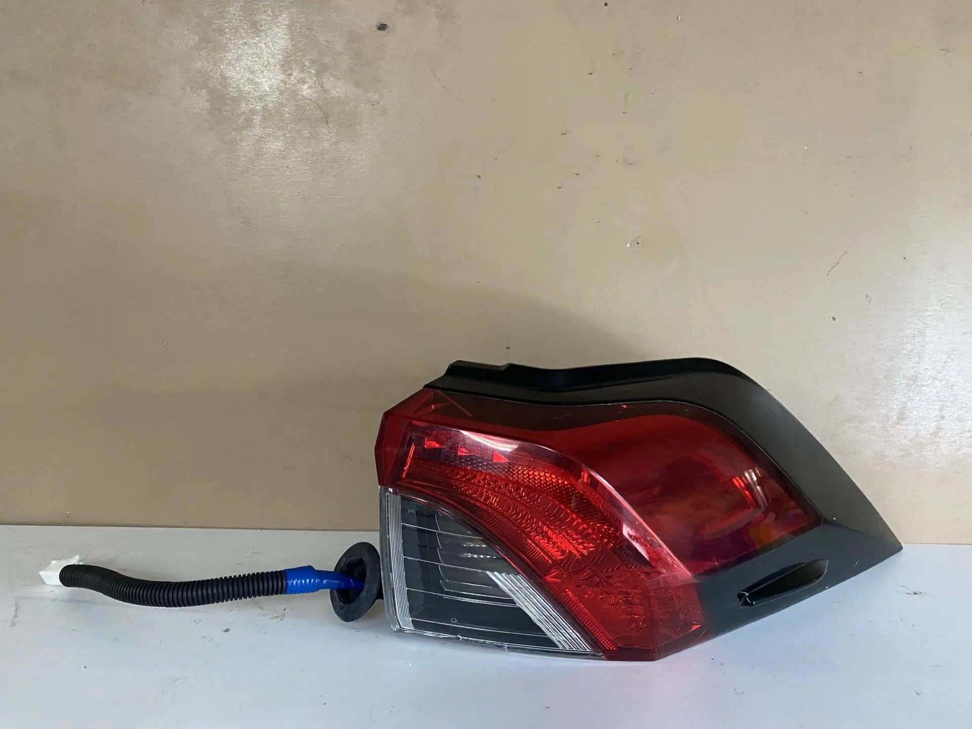 Фонарь задний правый Toyota Rav 4 XA50 2019- (ДЕФЕКТ) 8155142230