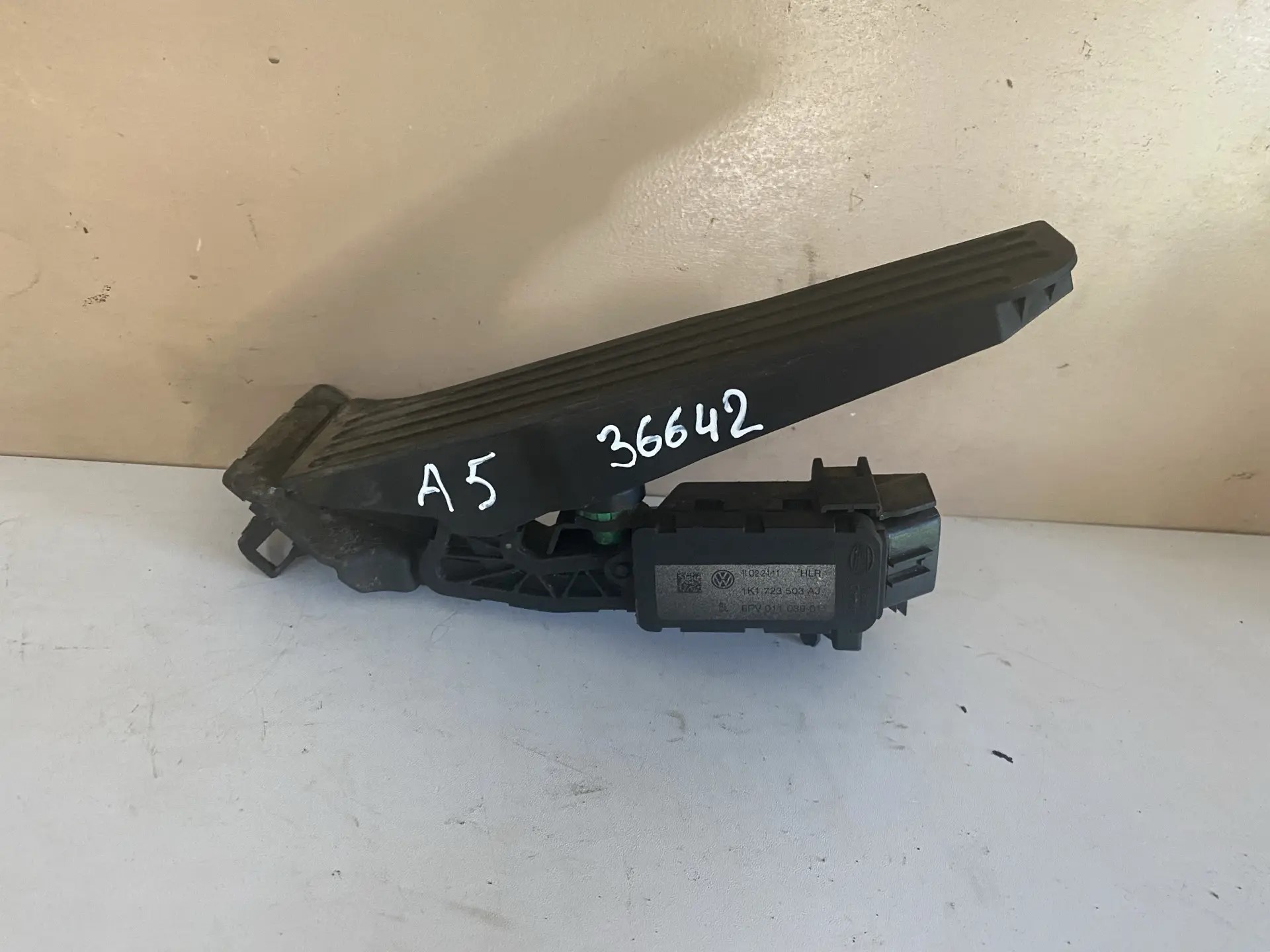 Педаль газа Skoda Octavia A5; Passat B6/ CC АКПП 1K1723503AP 1K1723503AJ