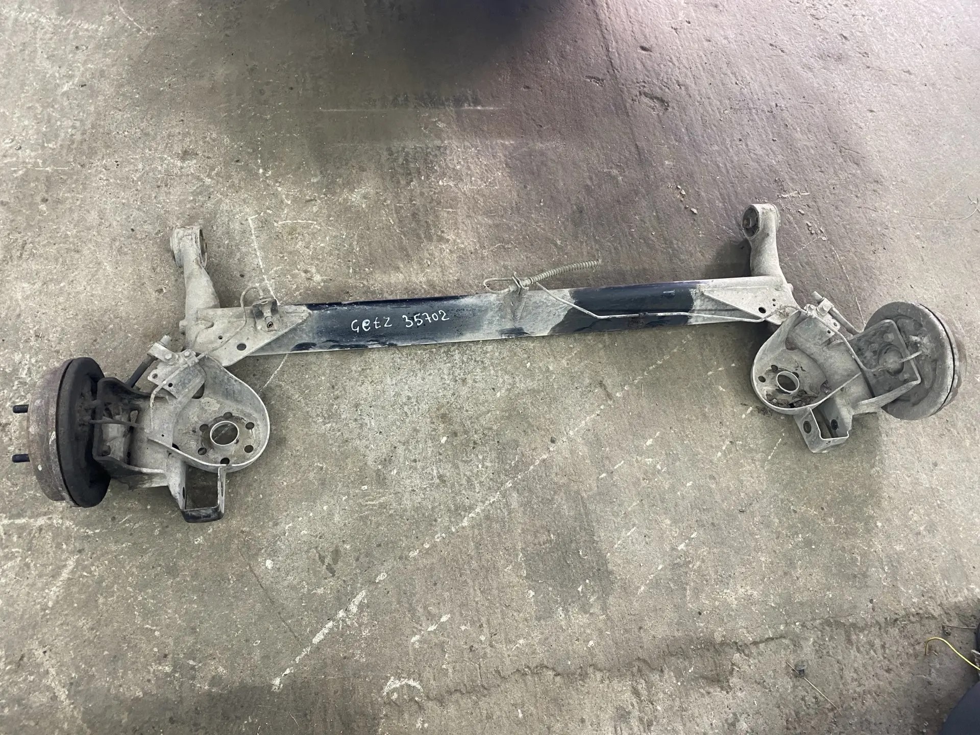 Hyundai Getz Балка задней подвески в сборе Hyundai Getz 2002-2010 551001C200