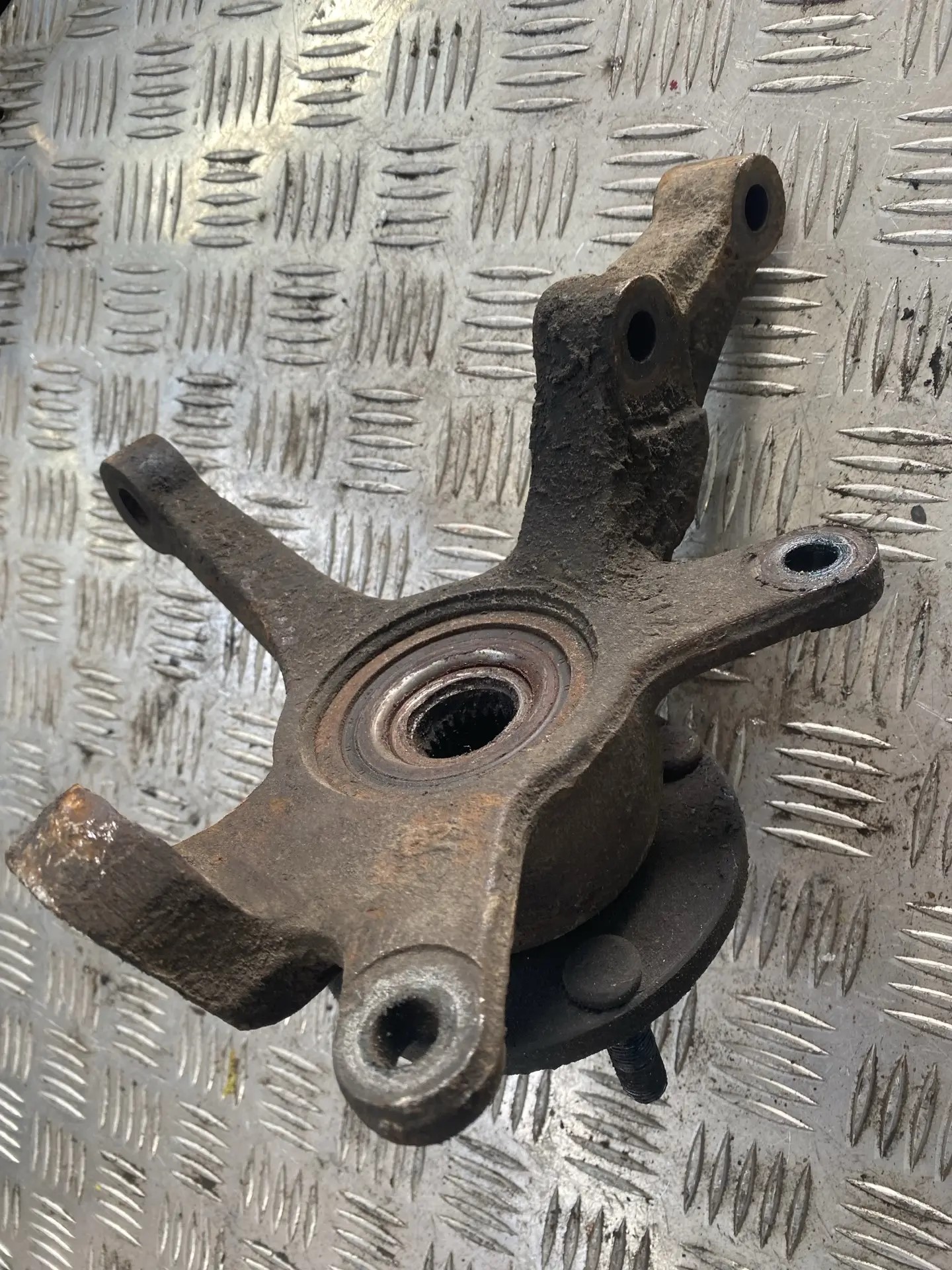 Hyundai Getz Кулак поворотный левый Hyundai Getz 2002-2010 (без ABS) 517151C010