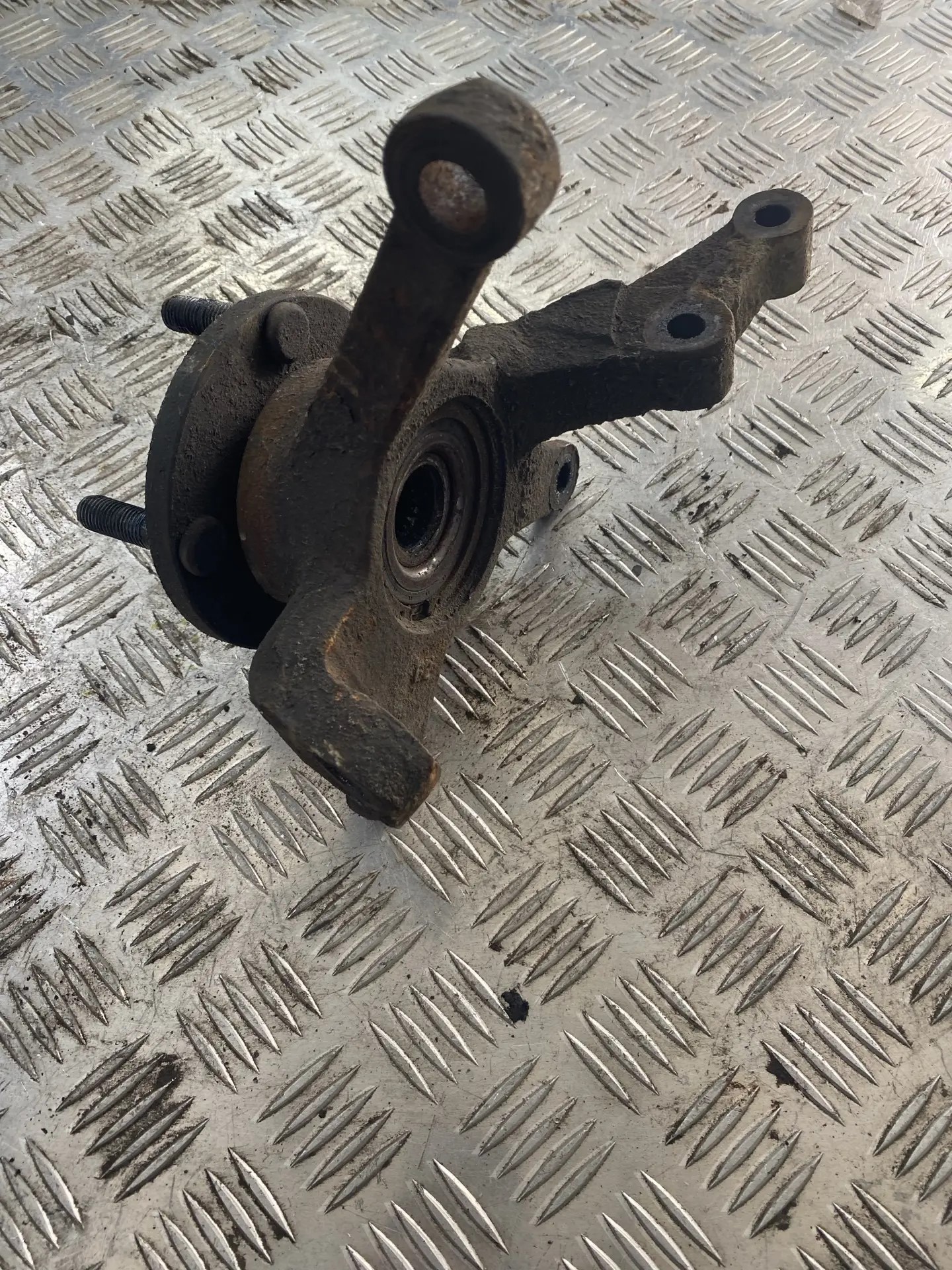 Hyundai Getz Кулак поворотный левый Hyundai Getz 2002-2010 (без ABS) 517151C010