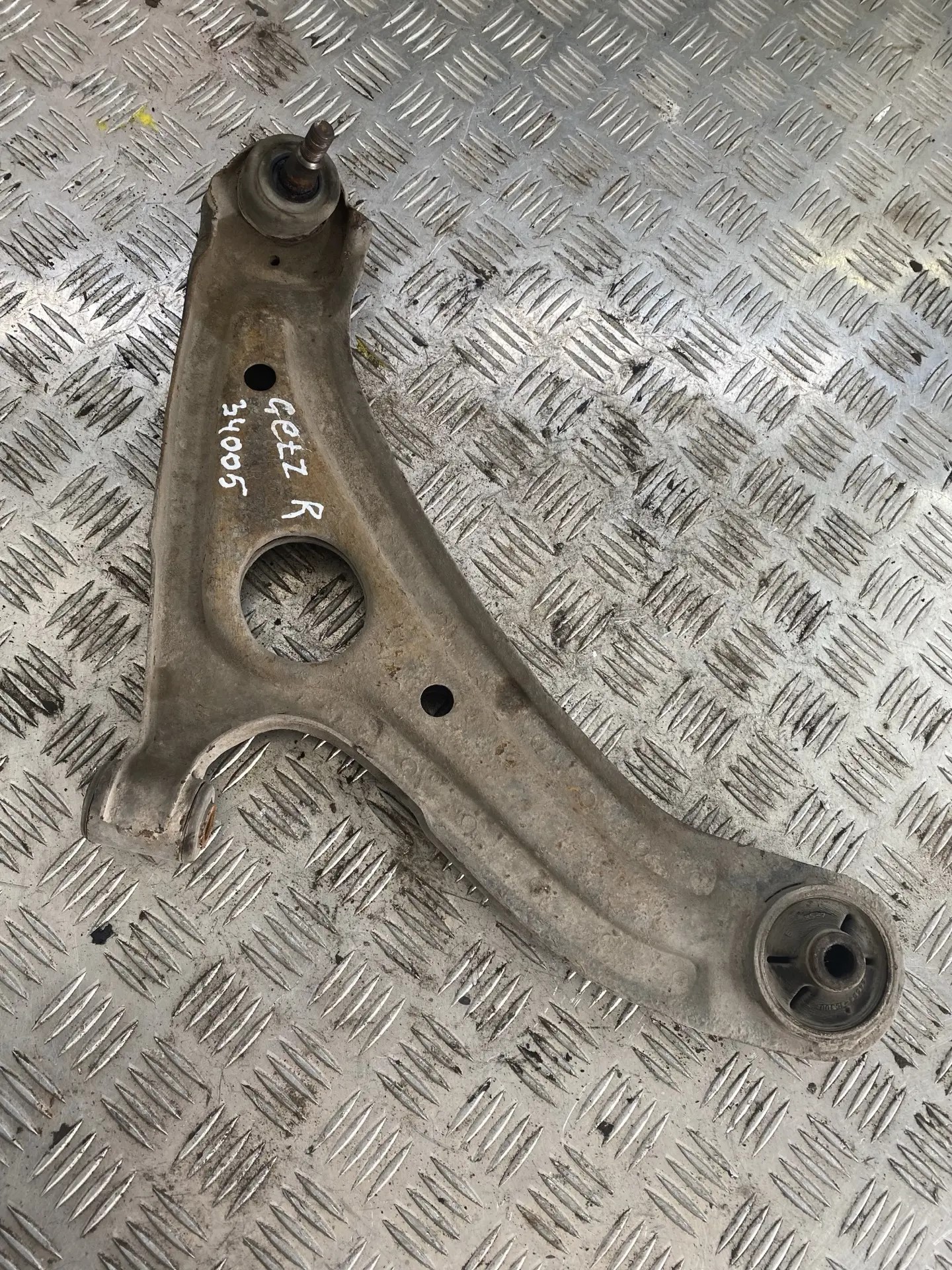 Hyundai Getz Рычаг передний правый Hyundai Getz 2002-2010 (шаровая крепкая) 545011C000