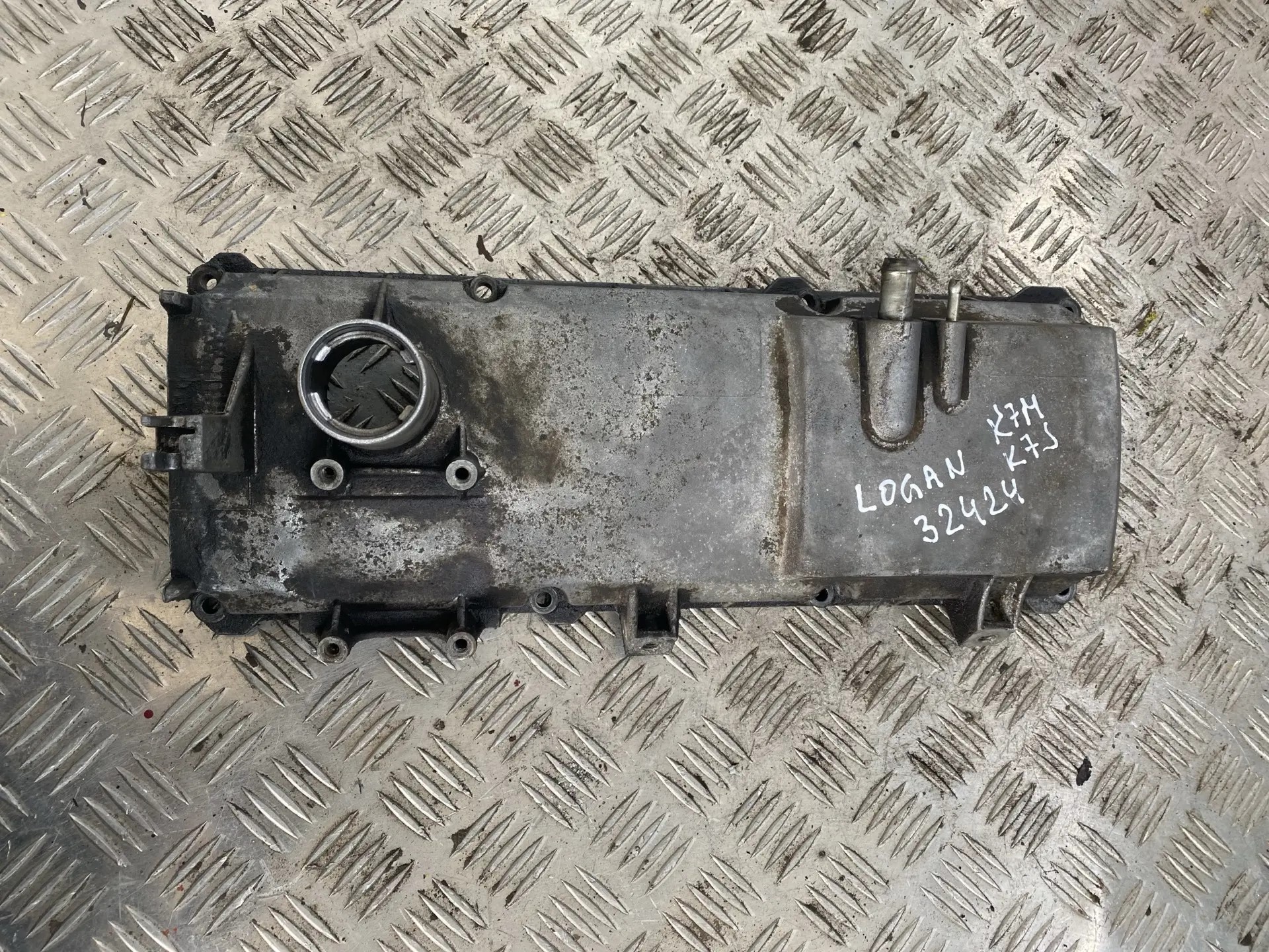 Крышка головки блока клапанная Renault Logan 1.4/1.6 K7M/K7J 8200243595