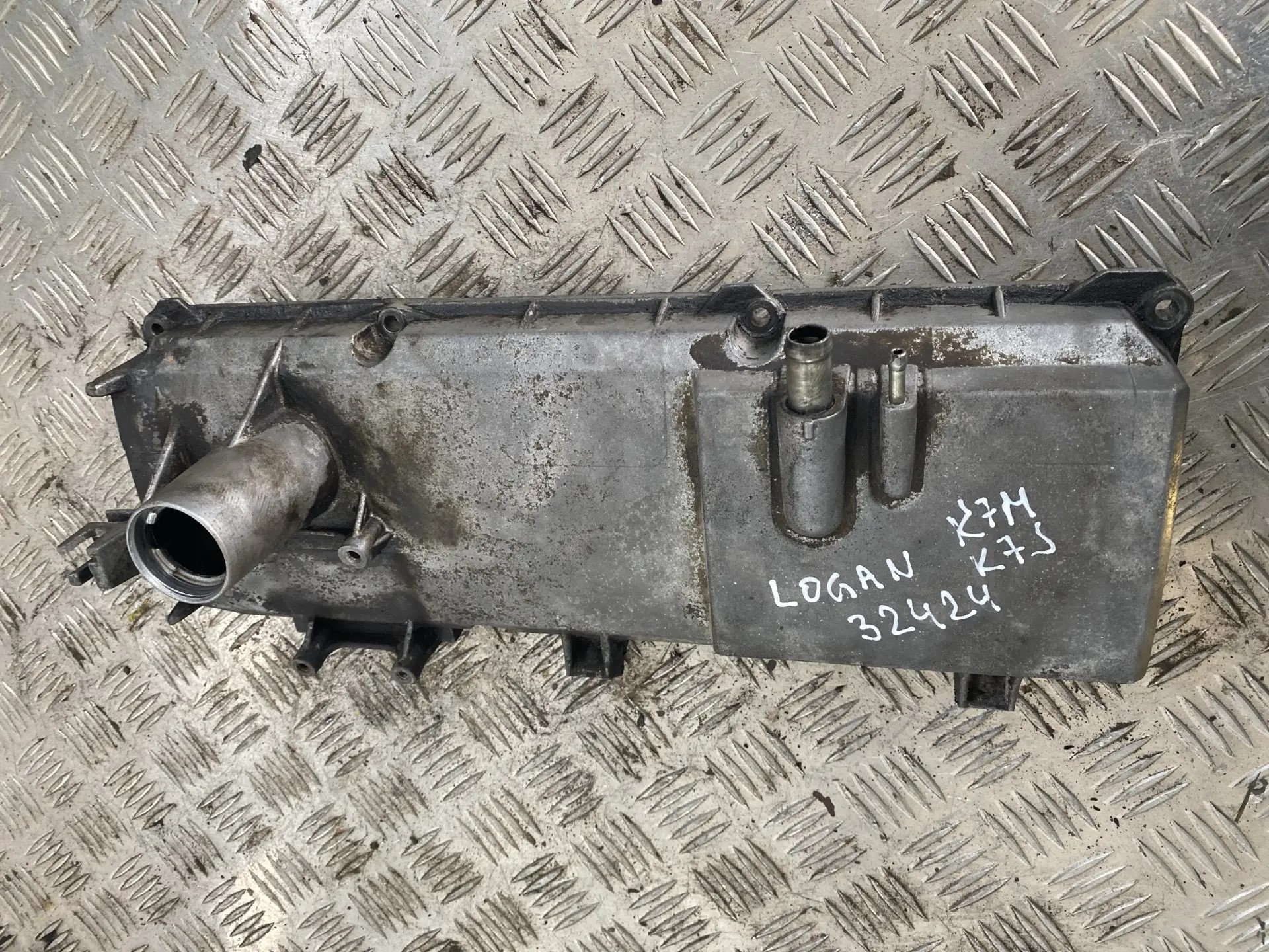 Крышка головки блока клапанная Renault Logan 1.4/1.6 K7M/K7J 8200243595