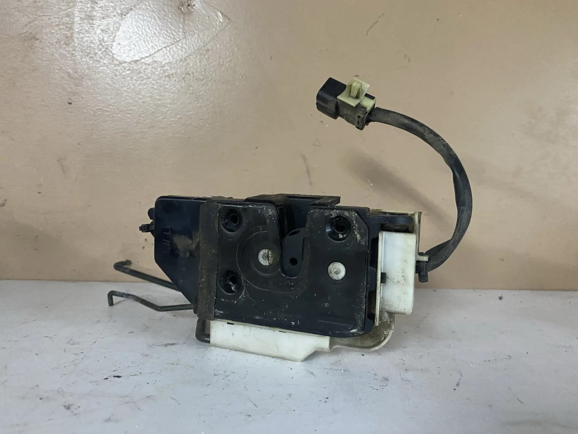 Hyundai Getz Замок двери передней левой Hyundai Getz 2002-2010 813101C011