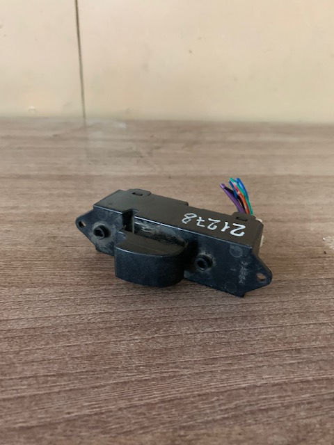 Mitsubishi Lancer X (CX,CY) 2007-2017 Кнопка стеклоподъемника Lancer (CX,CY) 2007-2017 (8608A065)  передняя правая