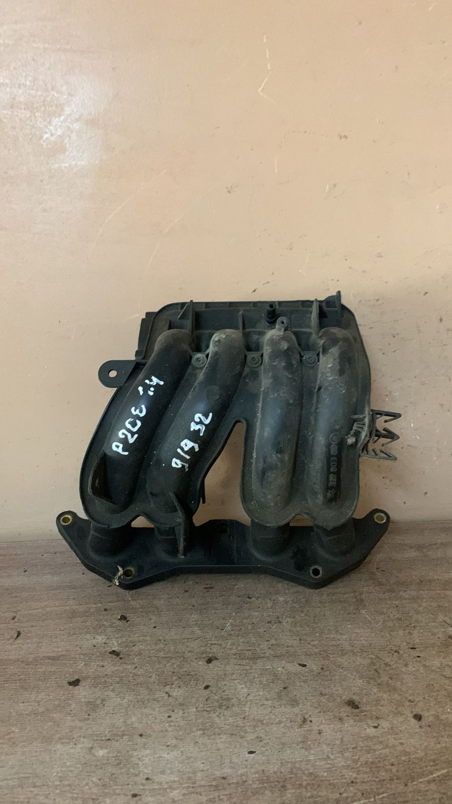 Peugeot 206 Коллектор впускной для Peugeot 206 1998-2012 ( 1.4 KFW TU3JP  ) 9631980380