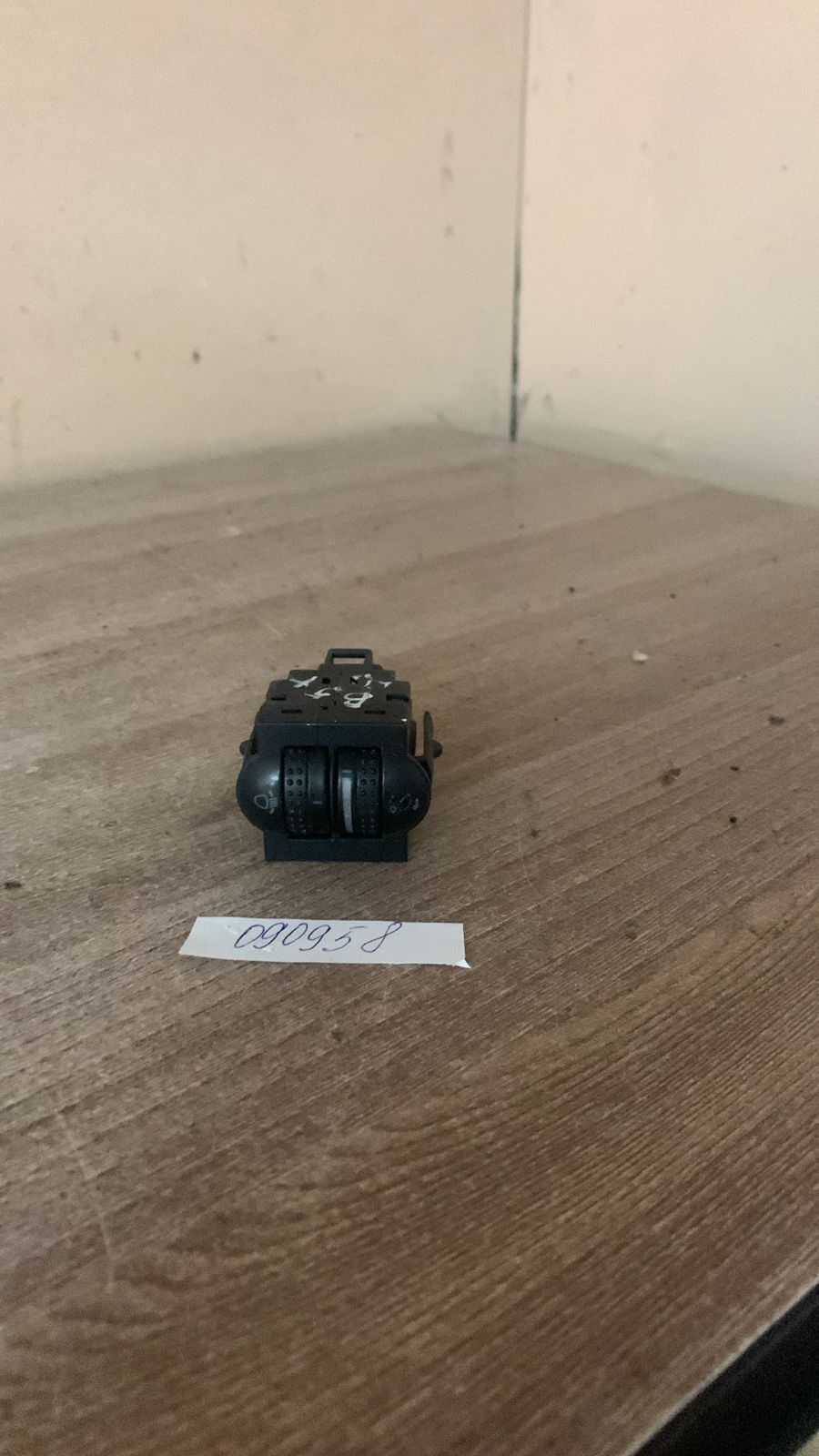Volkswagen Passat B5 1996-2000 Кнопка корректора фар Passat [B5] 1996-2000;Passat [B5] 2000-2005 ( (И ПОДСВЕТКИ ПАНЕЛИ ПРИБОРОВ 3B0941333C)