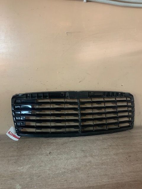 Решетка радиатора MB W210E (95-99) mod. Avangard  BZ07008GA