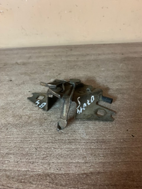 Volkswagen Passat B4 Замок капота Passat [B3] 1988-1993;Passat [B4] 1994-1996;Polo 1990-1994 (357823509)