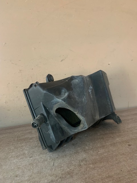 Корпус воздушного фильтра VW GOLF IV/BORA Octavia (A4 1U-) 2000-2011 1J0129607S