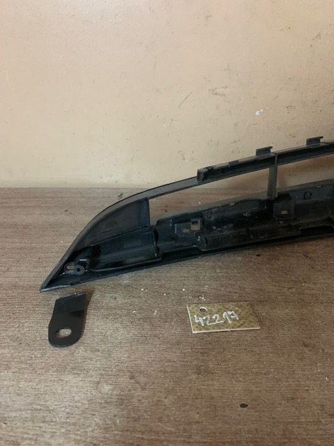 Решетка радиатора HONDA CIVIC 4D (2006>) 71121SNB003 ДО 2009 ДЕФЕКТ ВЕРХНИХ КРЕПЛЕНИЙ