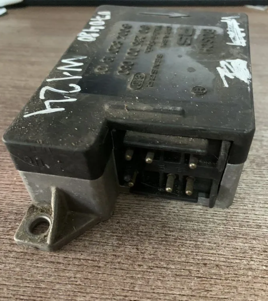 Блок управления AIR BAG W124 1984-1993;W123 1976-1985;W126 1979-1991;R129 SL 1989-2001;W140 1991-1999;W201 1982-1993;W124 E-Klasse 1993-1995 ()