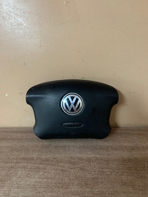 Volkswagen Passat B5 2000-2005 Подушка безопасности в рулевое колесо Passat [B5] 1996-2000;Golf IV/Bora 1997-2005;Transporter T4 1996-2003;Passat [B5] 2000-2005 (4 СПИЦЫ  3B0880201AS