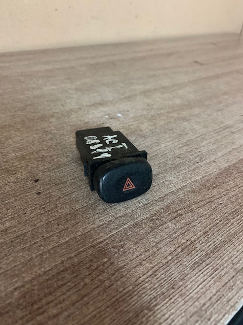 Hyundai Accent 1994-2000 Кнопка аварийной сигнализации для Hyundai Accent I 1994-2000  9379022000