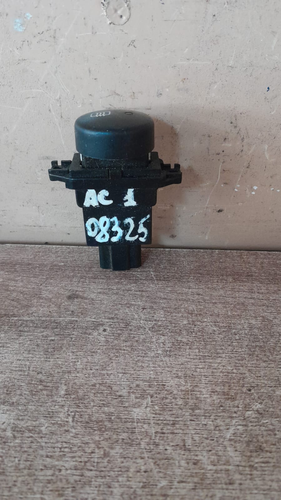 Hyundai Accent 1994-2000 Кнопка обогрева заднего стекла для Hyundai Accent I 1994-2000