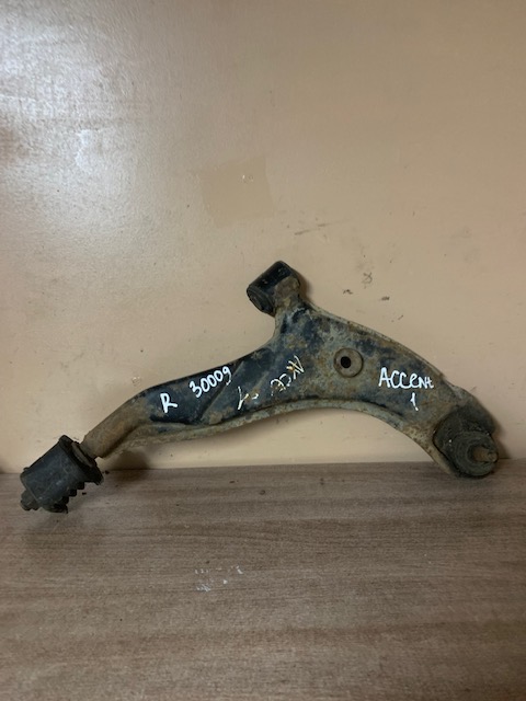 Hyundai Accent 1994-2000 Рычаг передней подвески правый для Hyundai Accent I 1994-2000 (5450122100)