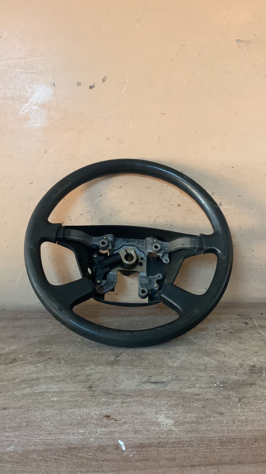 Mitsubishi Lancer IX (CS) 9 2003-2006 Рулевое колесо без AIR BAG для Mitsubishi Lancer (CS/Classic) 2003-2006 (кожа, 4 спицы) MR449911
