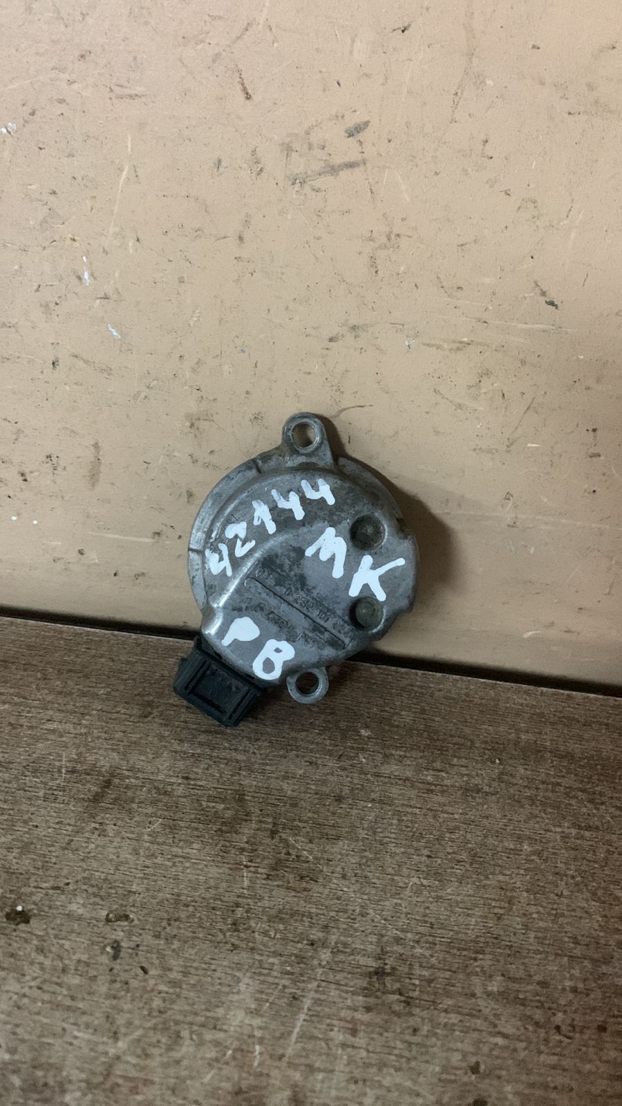 Geely MK 2008-2015 Датчик положения распредвала Bosch 0232101024 1086000750