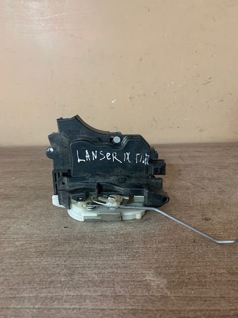 Mitsubishi Lancer IX (CS) 9 2003-2006 Замок двери передней правой для Mitsubishi Lancer (CS/Classic) 2003-2006  5 конт