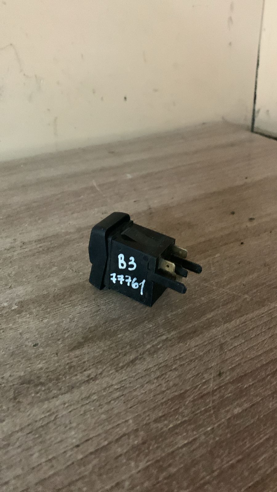 Volkswagen Passat B3 Кнопка противотуманки  выключателя света п/т фар VW PASSAT B3 / POLO 90-94 (535941535)