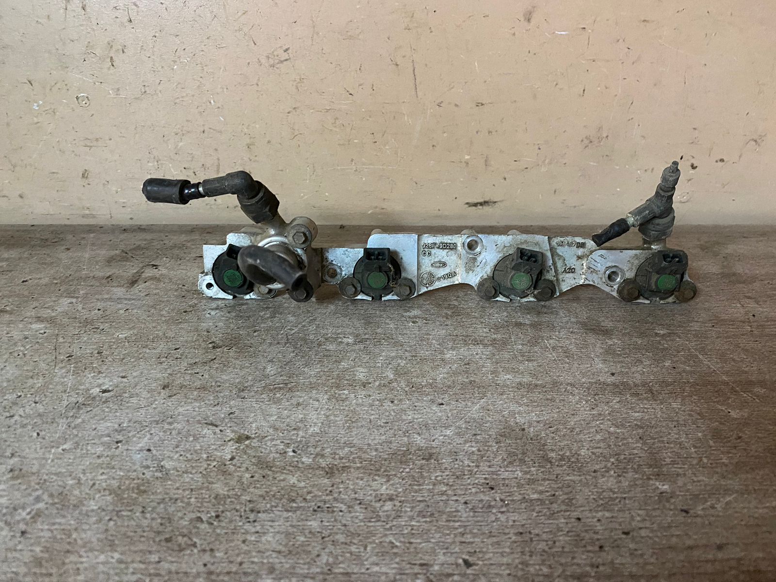 Топливная рейка 928F9D280CD Ford Escort 1.8 для двигателя RDA 928F9D280CD в сборе