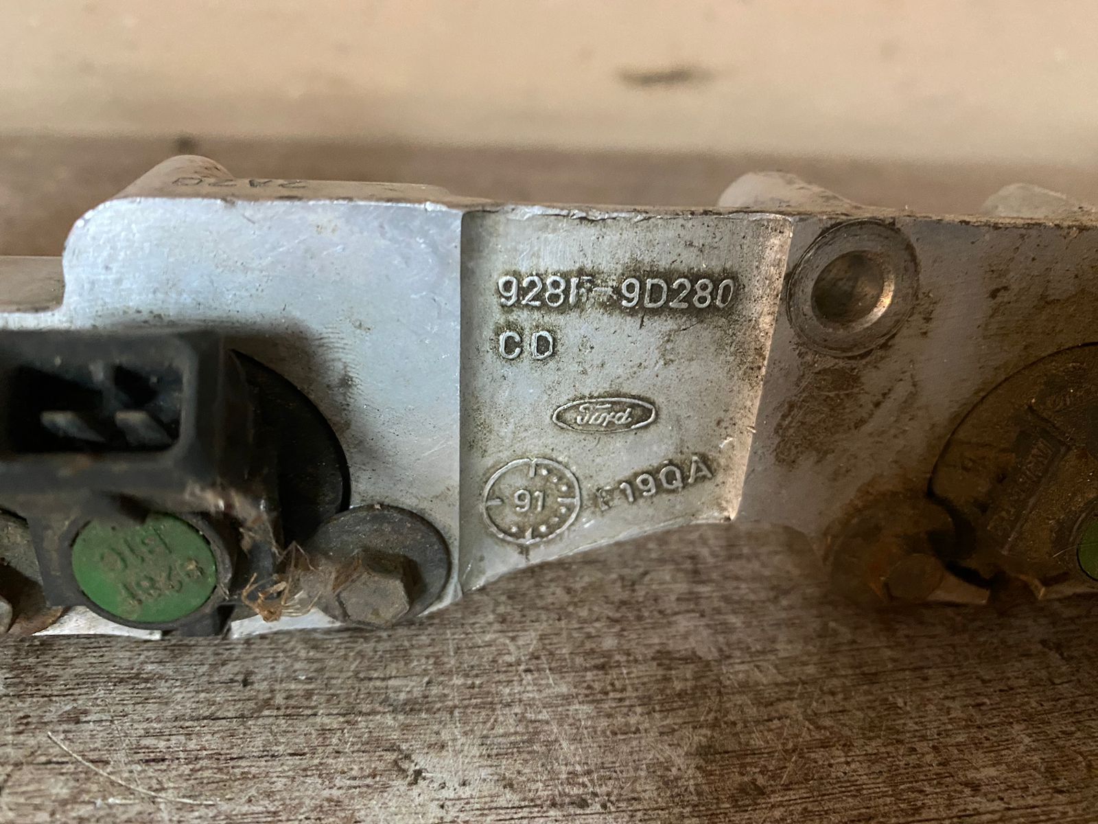 Топливная рейка 928F9D280CD Ford Escort 1.8 для двигателя RDA 928F9D280CD в сборе