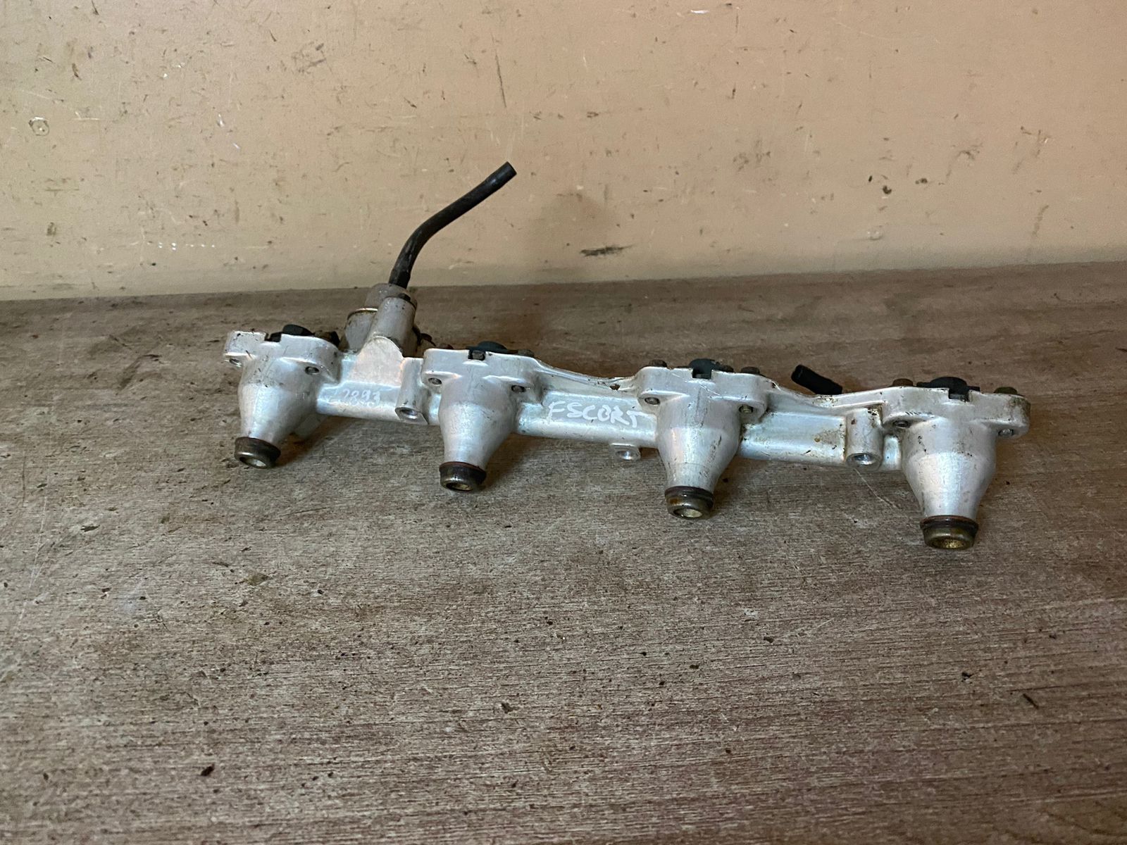Топливная рейка 928F9D280CD Ford Escort 1.8 для двигателя RDA 928F9D280CD в сборе