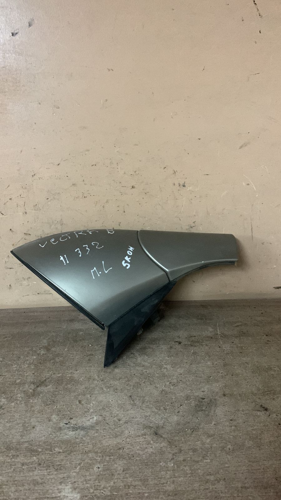 Opel Vectra B Зеркало левое электрическое для Opel Vectra B 1999-2002 (5 конт)  90568439 дефект корпуса , зерк элемента