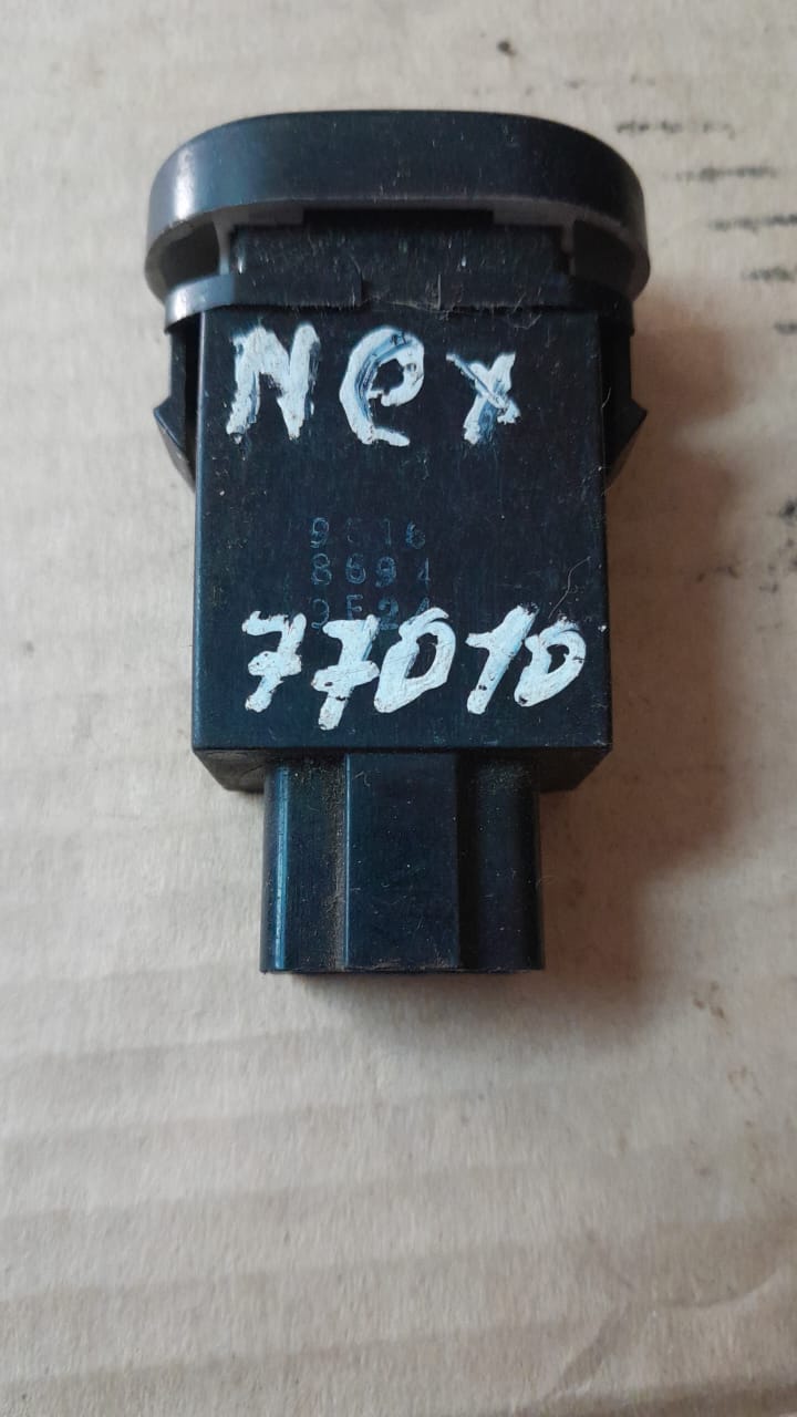 Daewoo Nexia Кнопка обогрева заднего стекла Nexia 1995