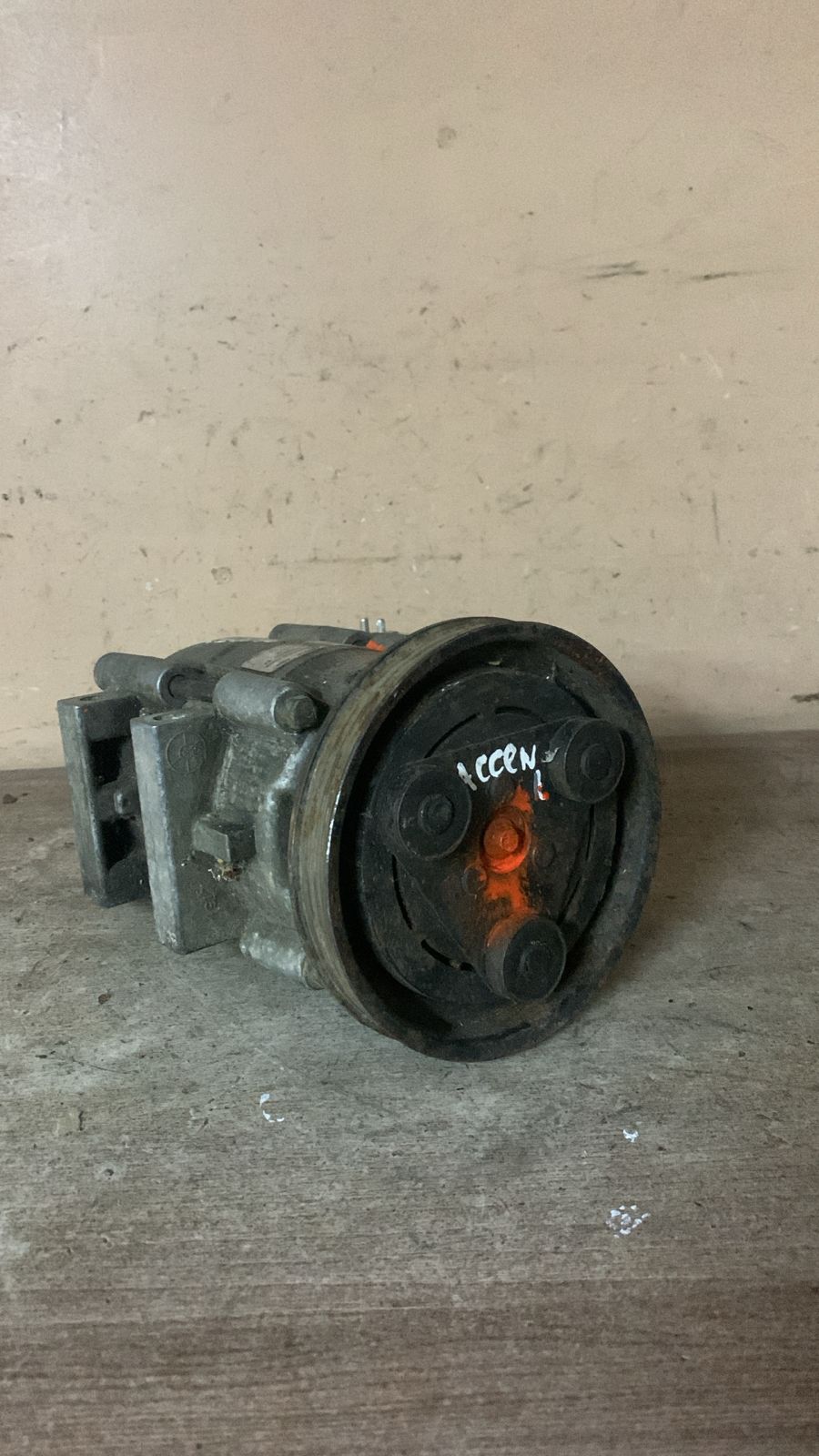 Hyundai Accent 1994-2000 Компрессор системы кондиционирования Hyundai Accent I 1994-2000 9770122000