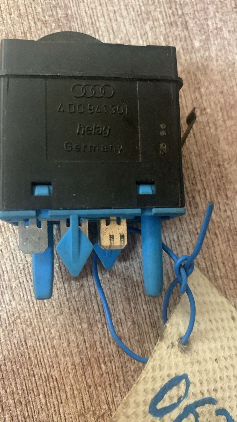 Audi A8 1994-1998 Кнопка корректора фар AUDI  A8 [4D] 1994-1998 (4D0941301)