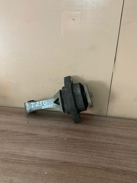 Chevrolet Aveo (T250) - T255 Опора двигателя задняя Aveo (T250) 2005-2011 (96535402)