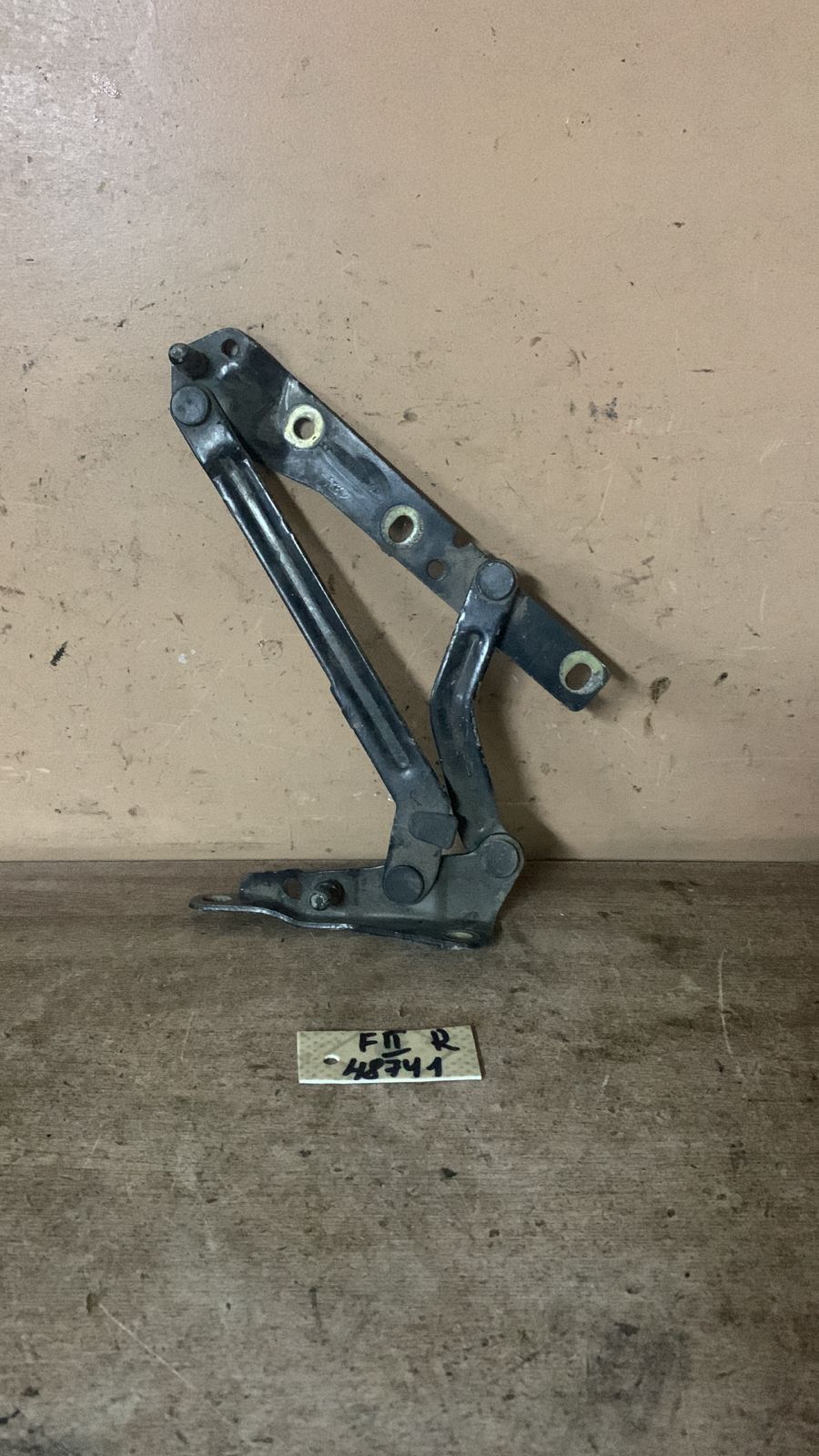 Ford FOCUS 2 2005-2008 Петля крышки багажника FORD FOCUS I/FOCUS II (ПРАВАЯ) XS41F42700AF  1595457