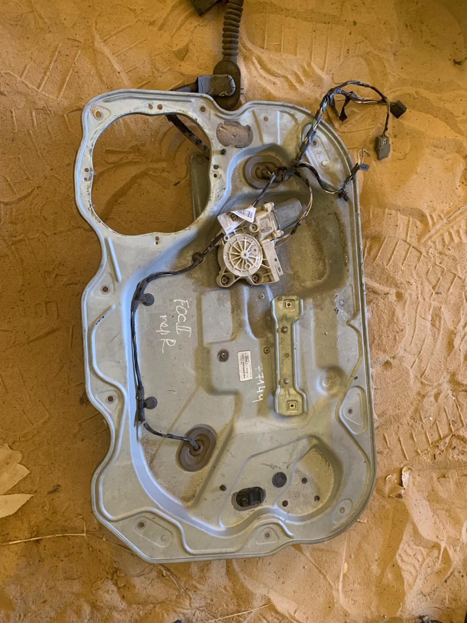 Стеклоподъемник электр. передний правый для Ford  Focus II 2008-2011;Focus II 2005-2008;C-MAX 2003-2011;Kuga 2008-2012 (СЕДАН УНИВЕРСАЛ ХЕТЧБЭК 5 ДВЕРЕЙ 7M51A203A28BA ; 4M51A203A28BA)  с моторчиком