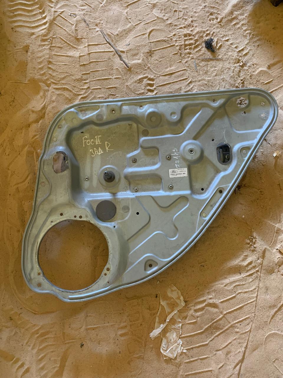 Ford FOCUS 2 2005-2008 Стеклоподъемник механ. задний правый для Ford Focus II 2005-2008; Focus II 2005-2008;C-MAX 2003-2011  ( 7M51A24994BA; 1738643)